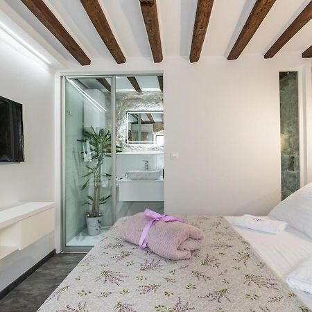Bonbon Old Town Private En-Suite Room สปลิท ภายนอก รูปภาพ