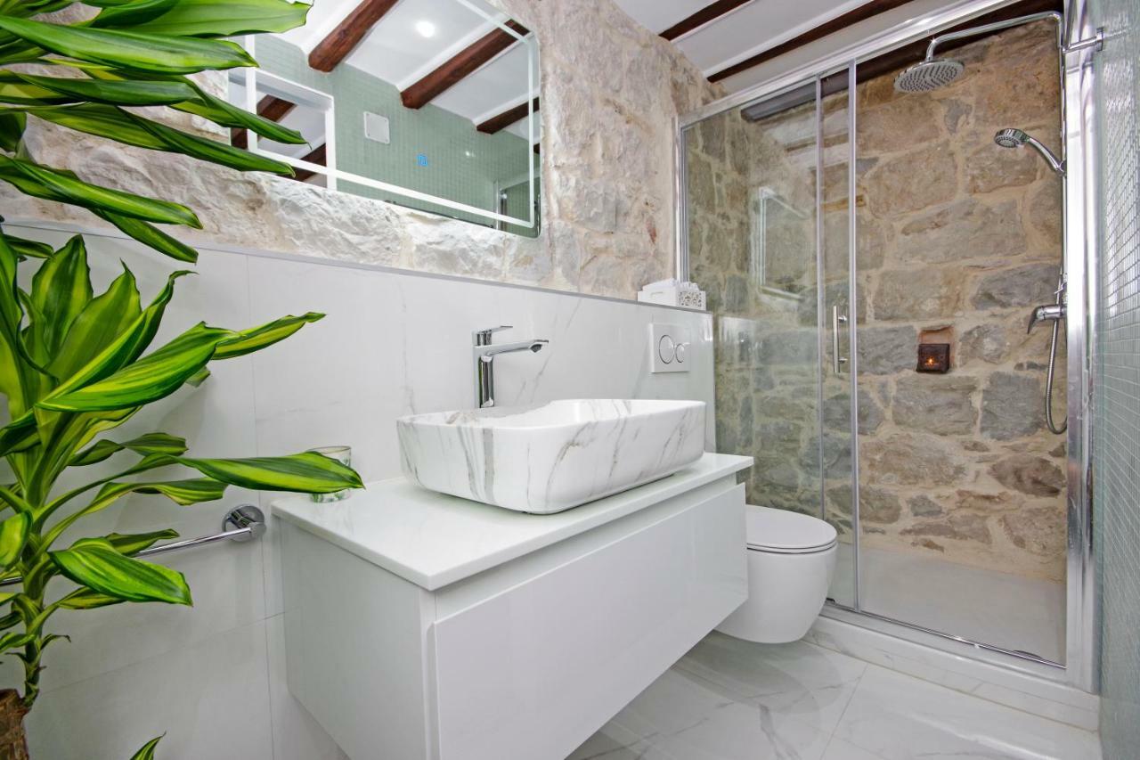 Bonbon Old Town Private En-Suite Room สปลิท ภายนอก รูปภาพ