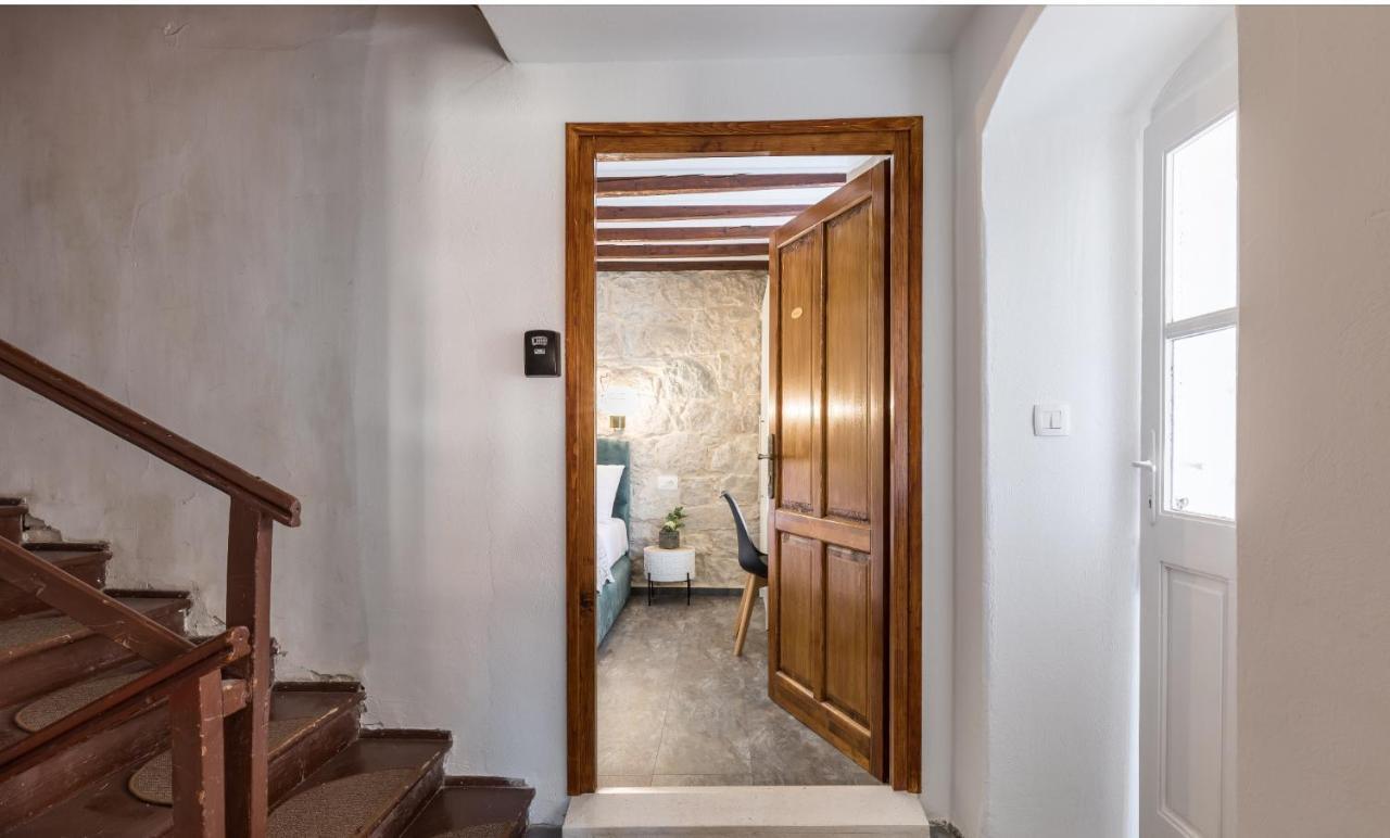 Bonbon Old Town Private En-Suite Room สปลิท ภายนอก รูปภาพ